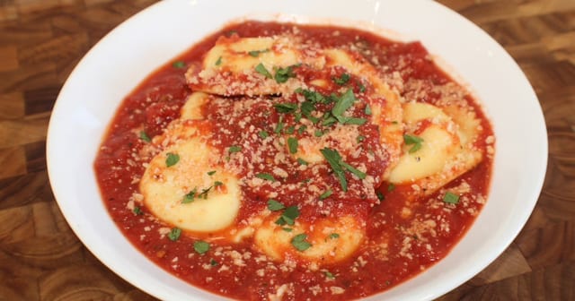 Kids Cheese Ravioli Marinara.